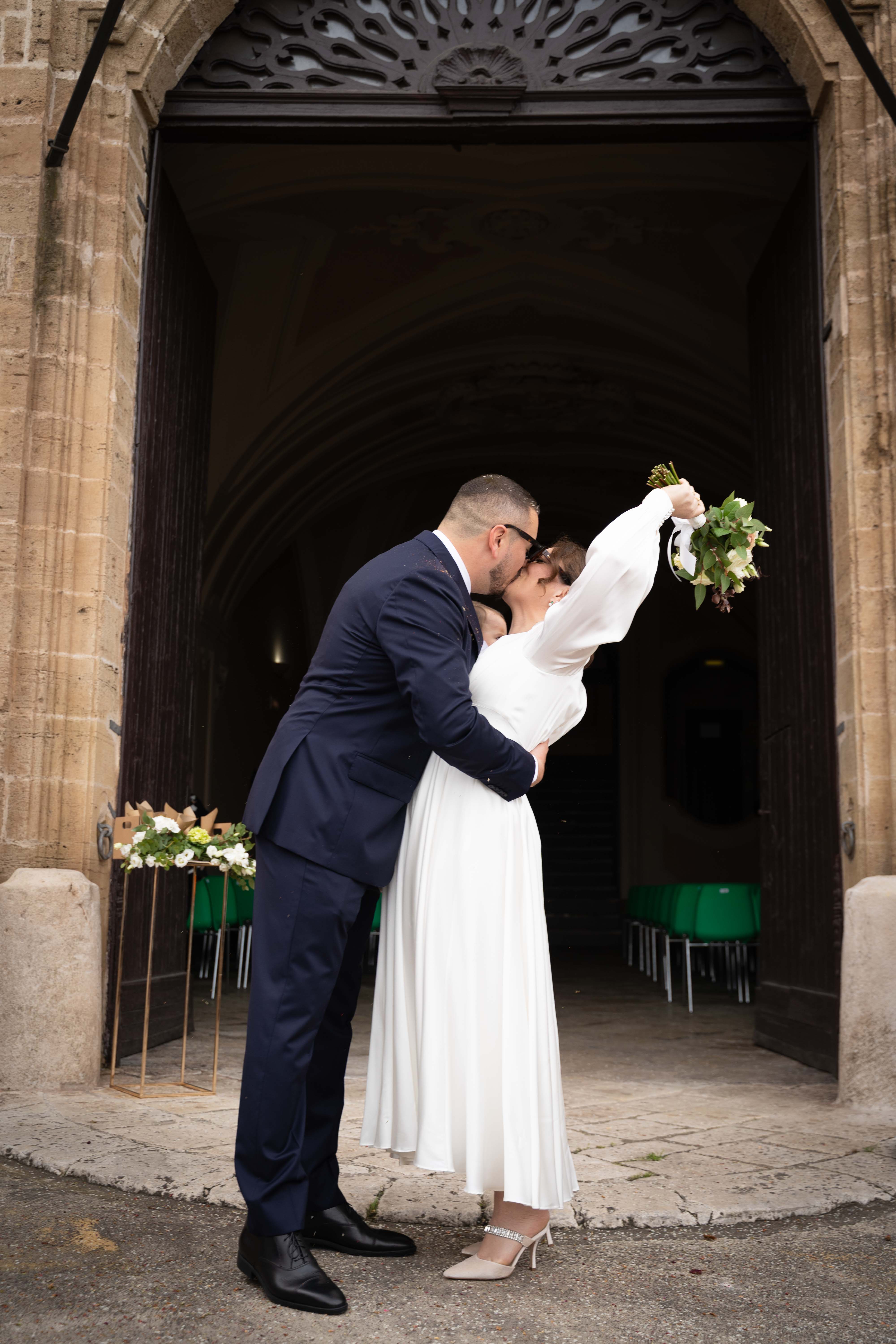 Wedding photographer Puglia — bride and groom portrait