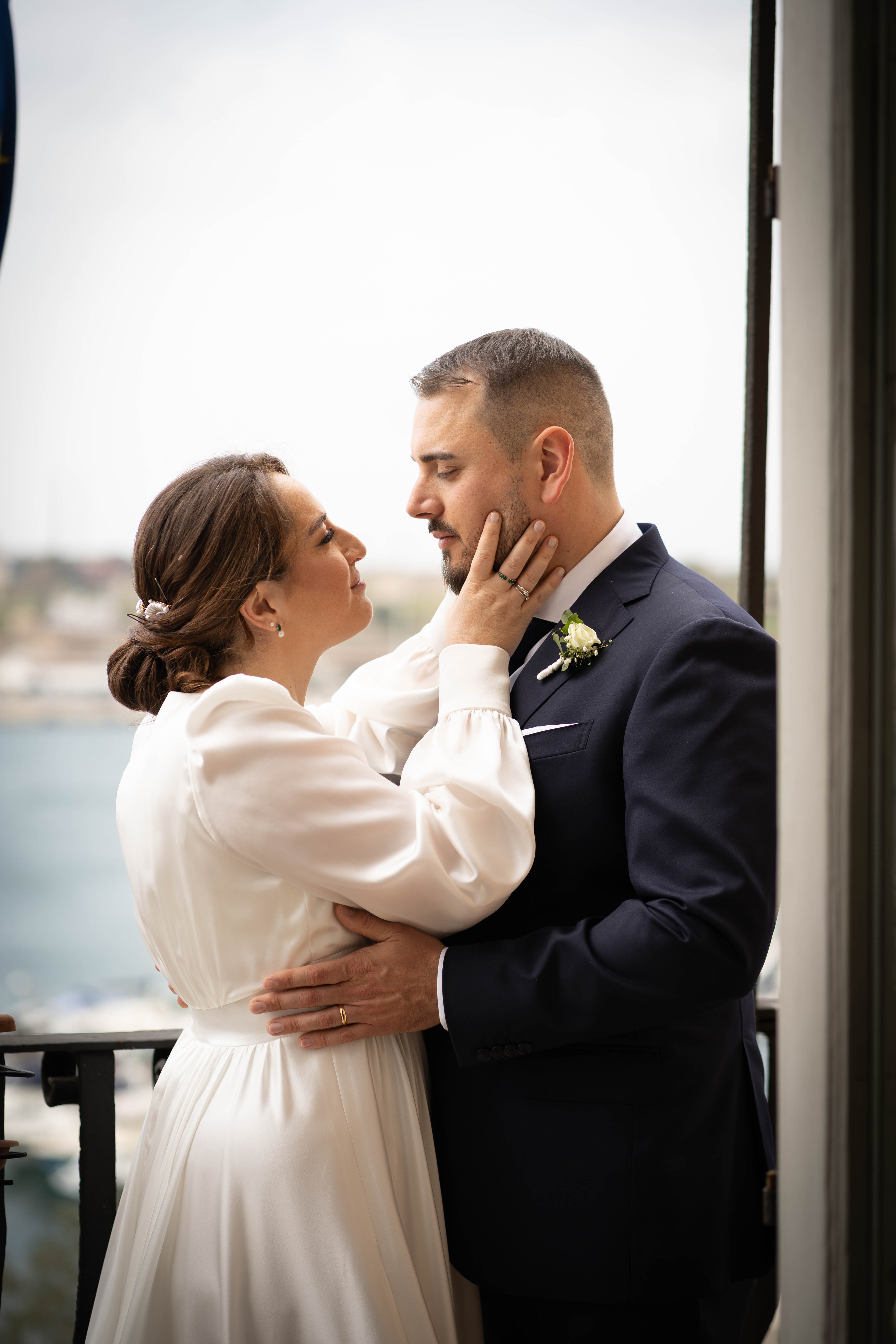 Destination wedding in Italy — golden hour portrait